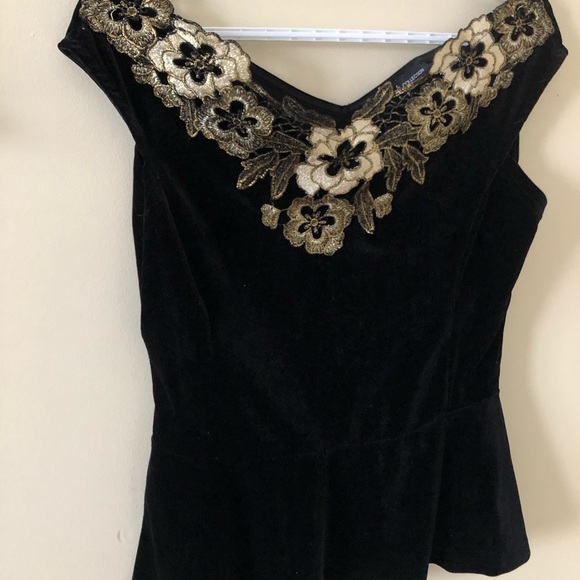 Black velvet peplum off the shoulder tee - Picture 1 of 3